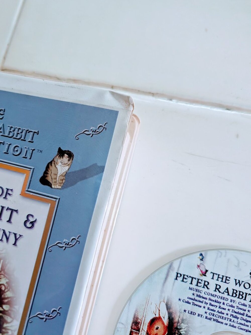 VTG Peter Rabbit & Benjamin Bunny VHS + CD Soundtrack Clamshell Beatrix Potter - Picture 4 of 11